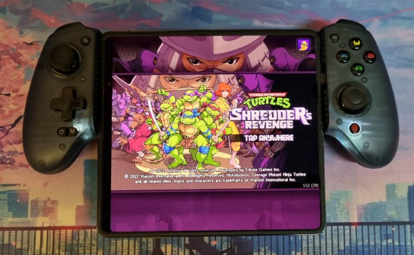 Playing TMNT: Sgredder's Revenge on REDMAGIC Shadow Blade Gamepad 2